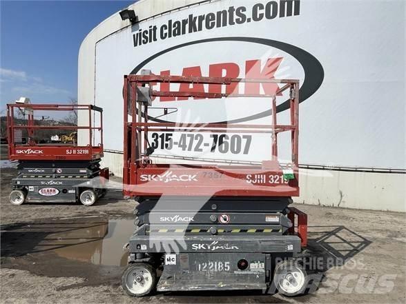 SkyJack SJ3219 가위형 리프트