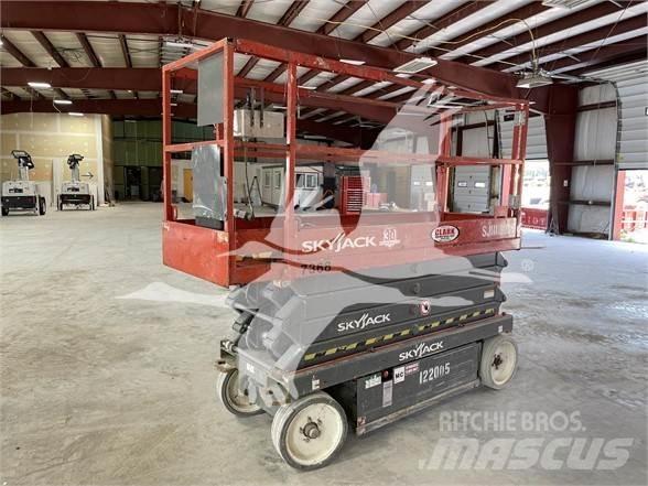 SkyJack SJ3226 가위형 리프트