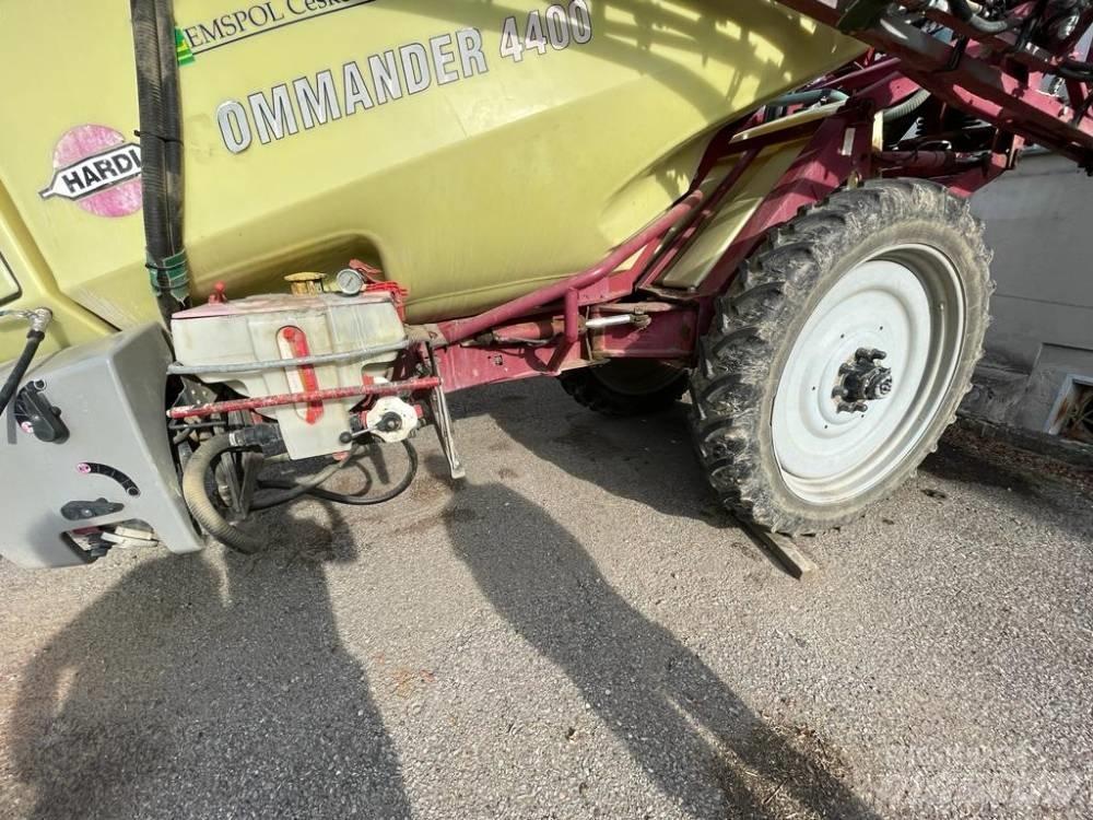 Hardi Commander 4400 견인형 분무기