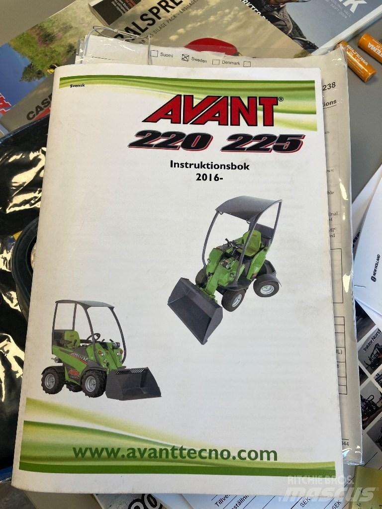 Avant 225 다목적 로더