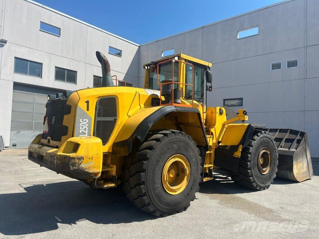 Volvo L250G  휠로우더