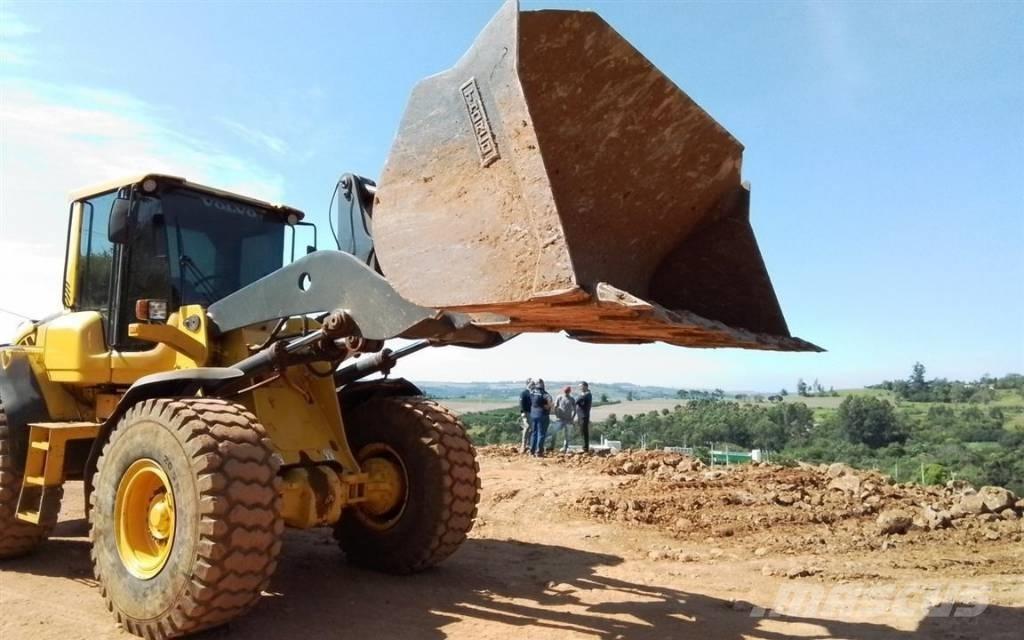 Volvo L 90 F  휠로우더