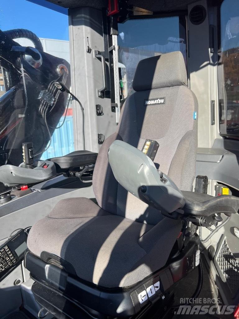 Komatsu 901XC 원목 하베스터