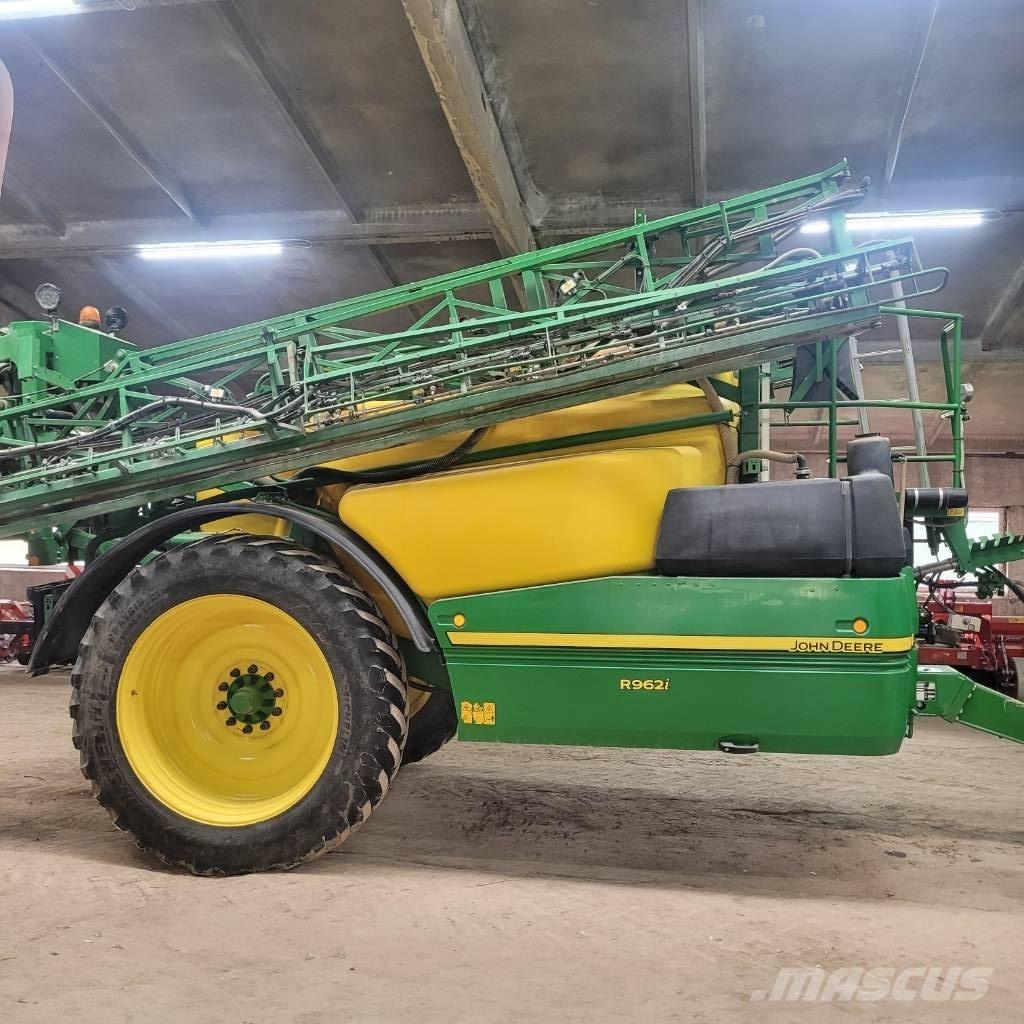 John Deere R 962 i 견인형 분무기