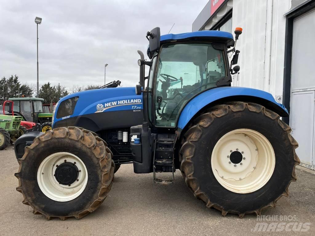 New Holland T 7.210 트랙터