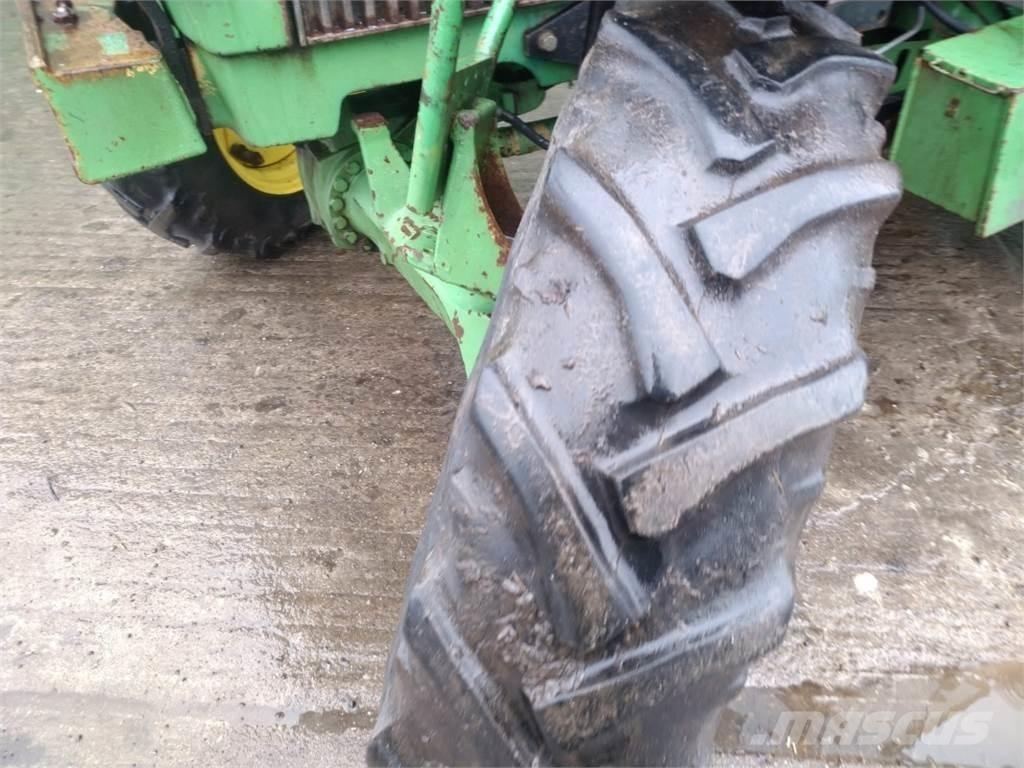 John Deere 1850 트랙터