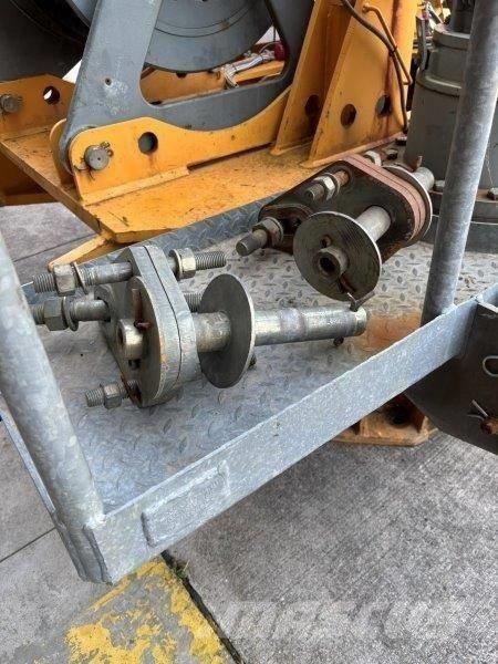 Liebherr 130 EC-B 6 타워 크레인