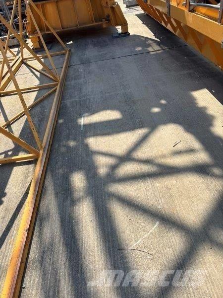 Liebherr 130 EC-B 6 타워 크레인