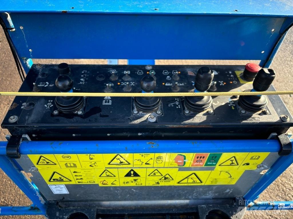 Genie SX 135 XC 견인식 전동이동 리프트