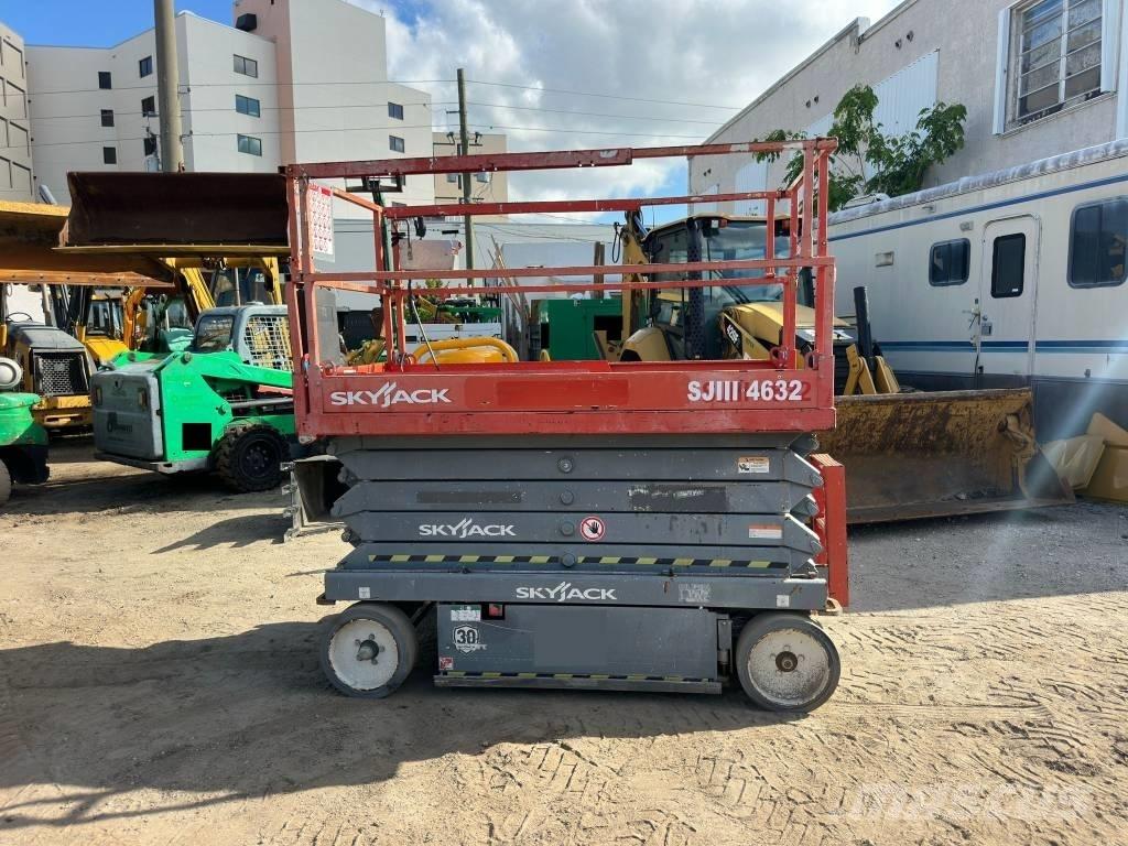 JLG 32 Lift 가위형 리프트