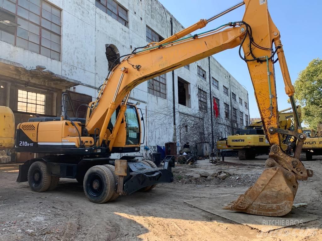 Hyundai R210W-9  휠 굴삭기