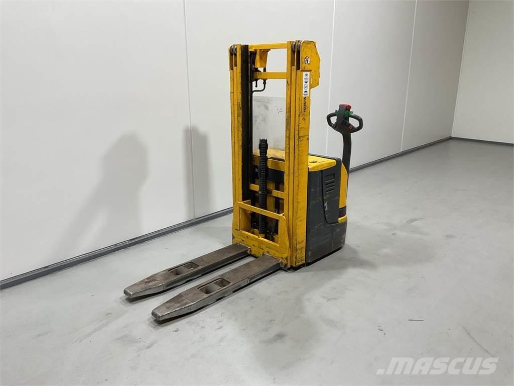 Jungheinrich EJC12 보행식 리치 지게차