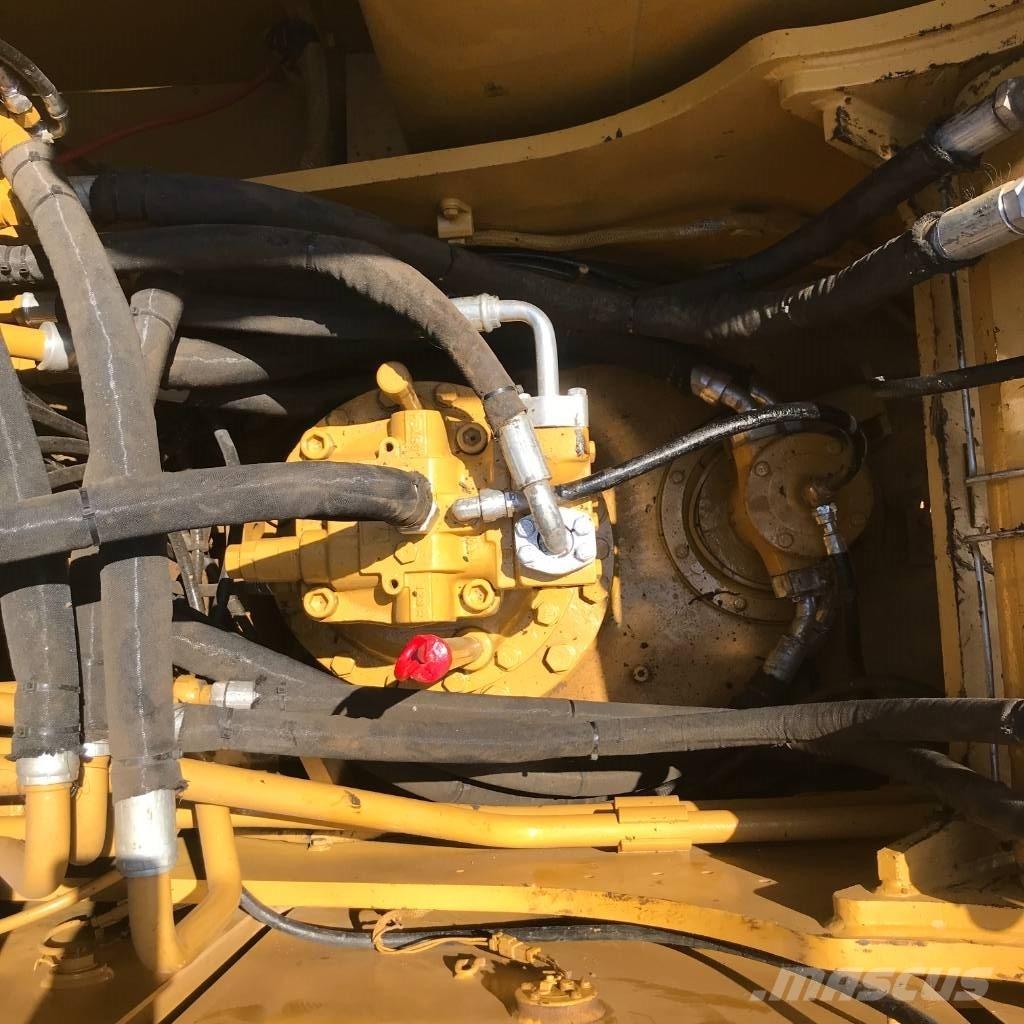 CAT 320 D 수륙양용 굴삭기