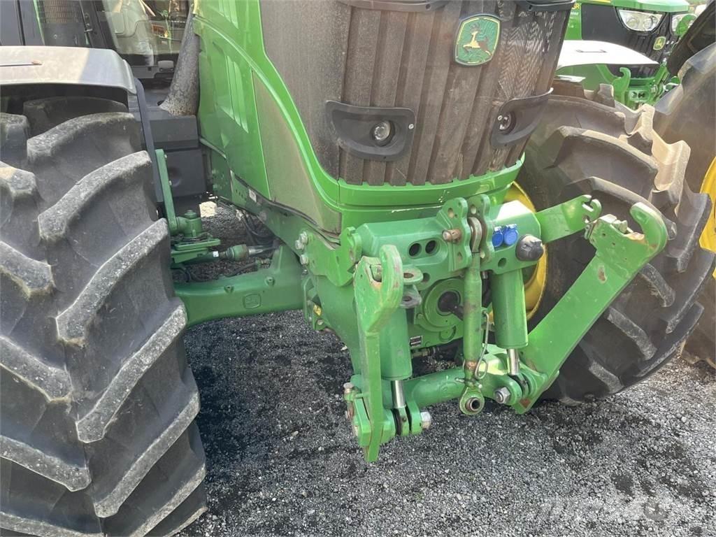 John Deere 6210R 트랙터