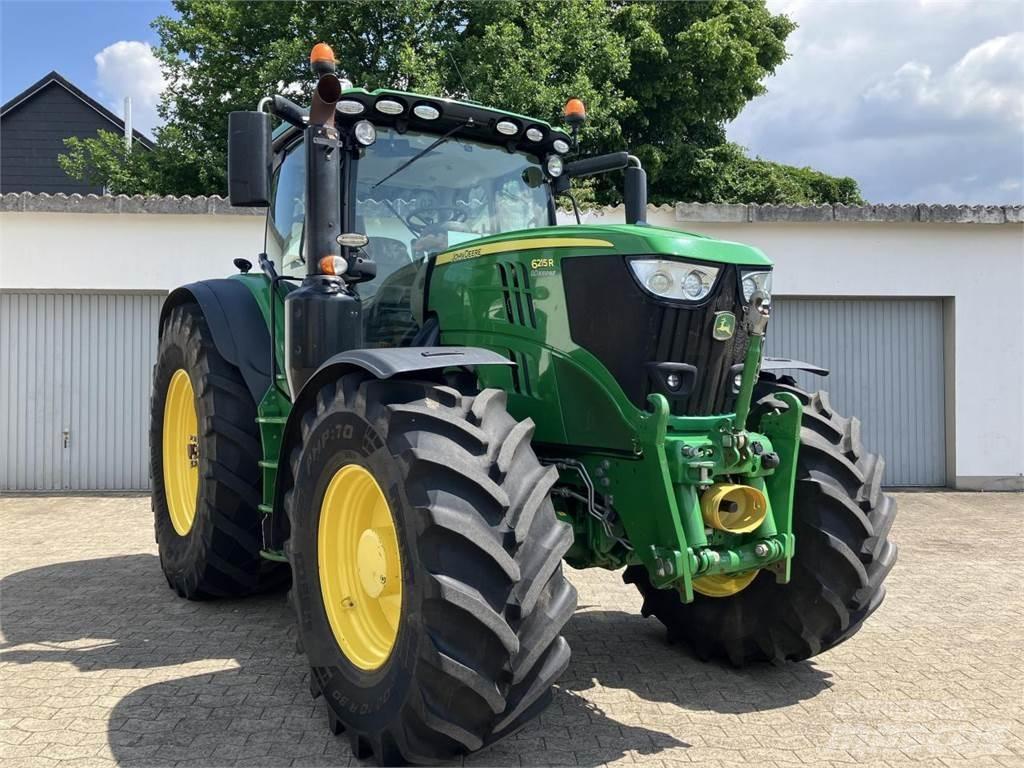 John Deere 6215R 트랙터