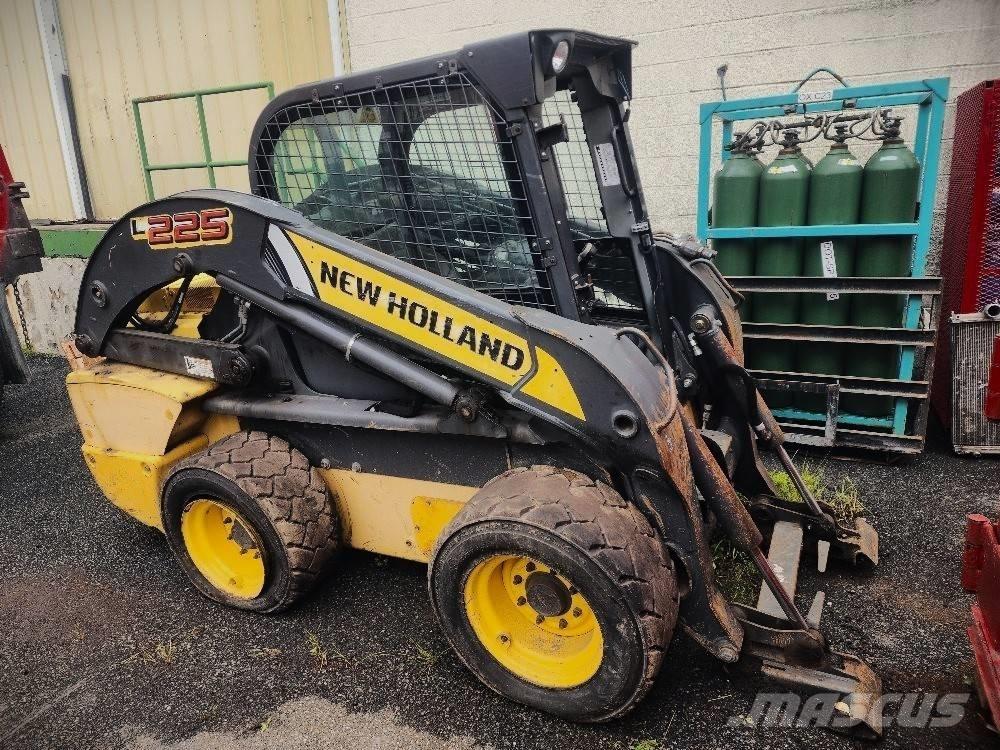 New Holland 225L  스키드로더