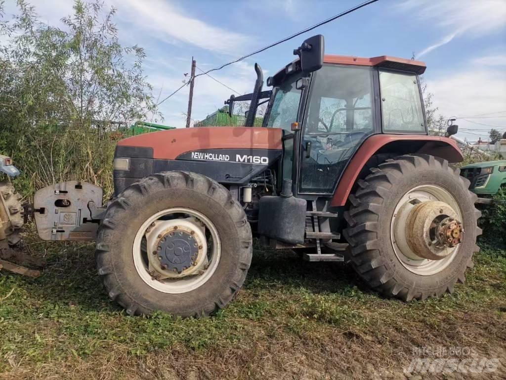 New Holland M160 트랙터
