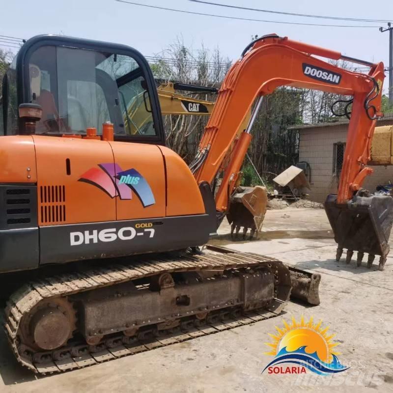 Doosan DH 60-7 소형 굴삭기 7톤 미만
