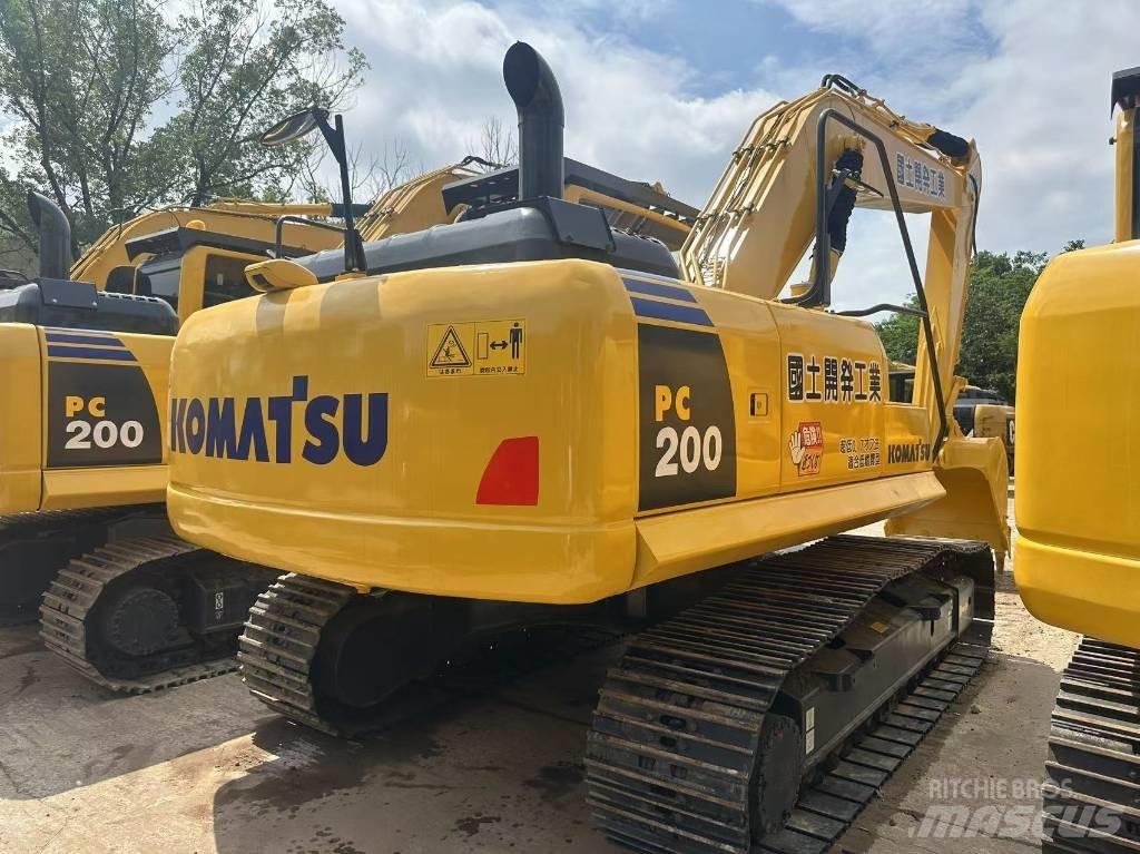 Komatsu PC 200 대형 굴삭기 29톤 이상