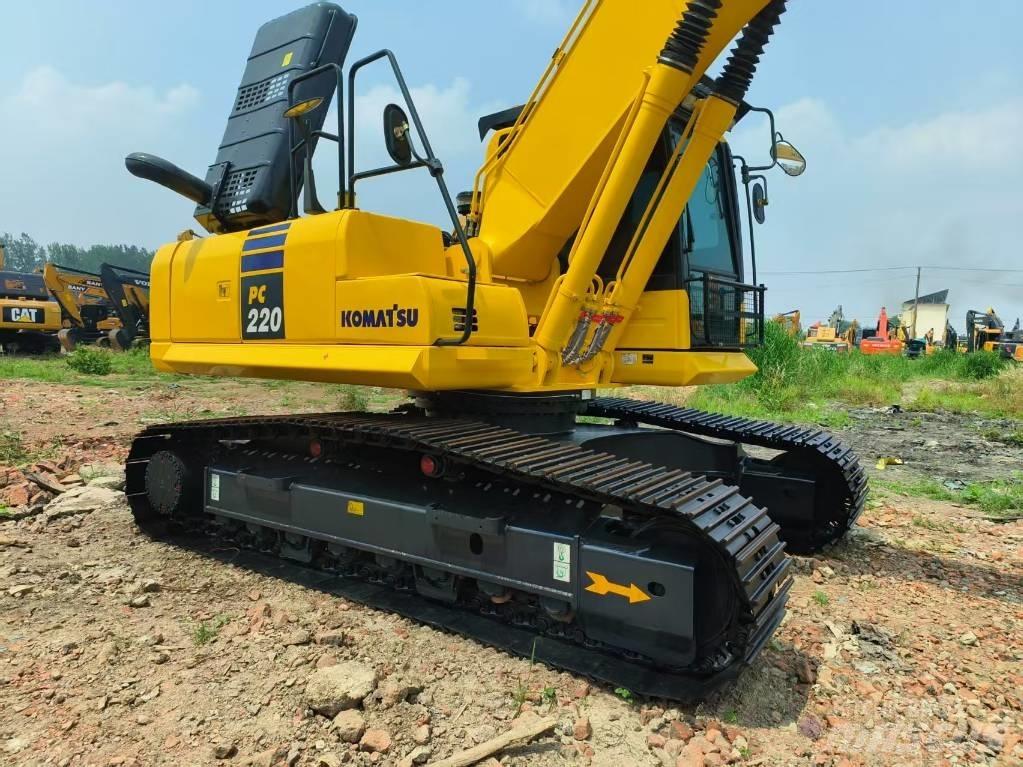 Komatsu PC 220-8 대형 굴삭기 29톤 이상