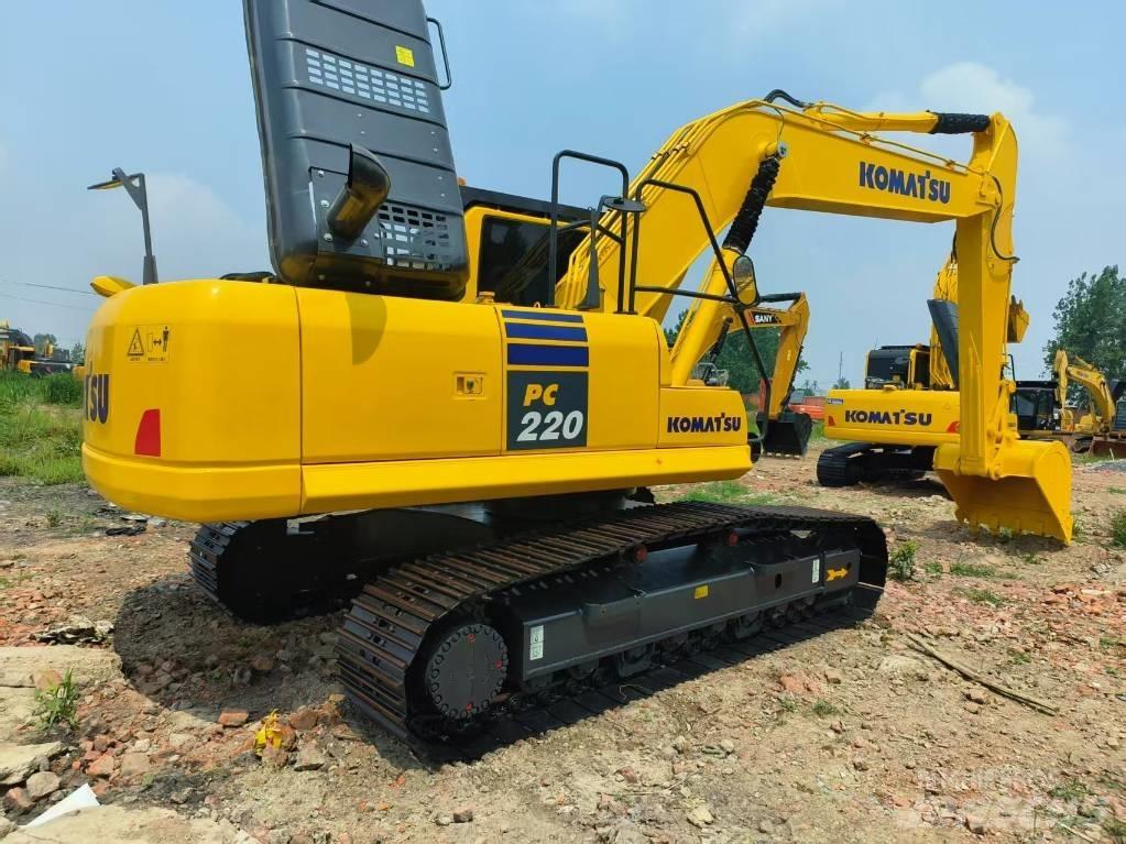 Komatsu PC 220-8 대형 굴삭기 29톤 이상