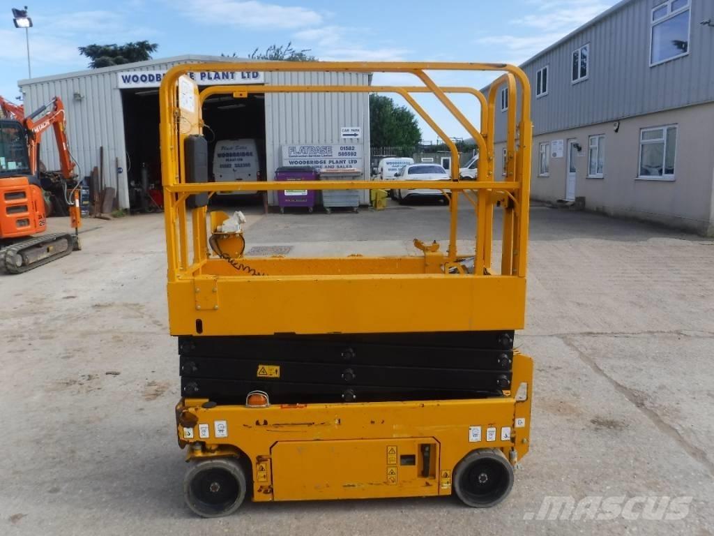 JCB S 1930 E 가위형 리프트