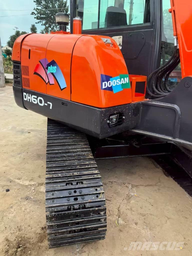 Doosan DH 60 소형 굴삭기 7톤 미만