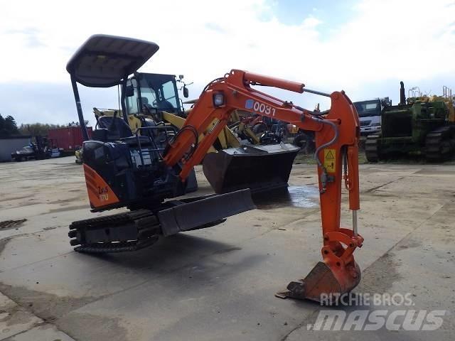 Hitachi ZX 17 U-2 소형 굴삭기 7톤 미만
