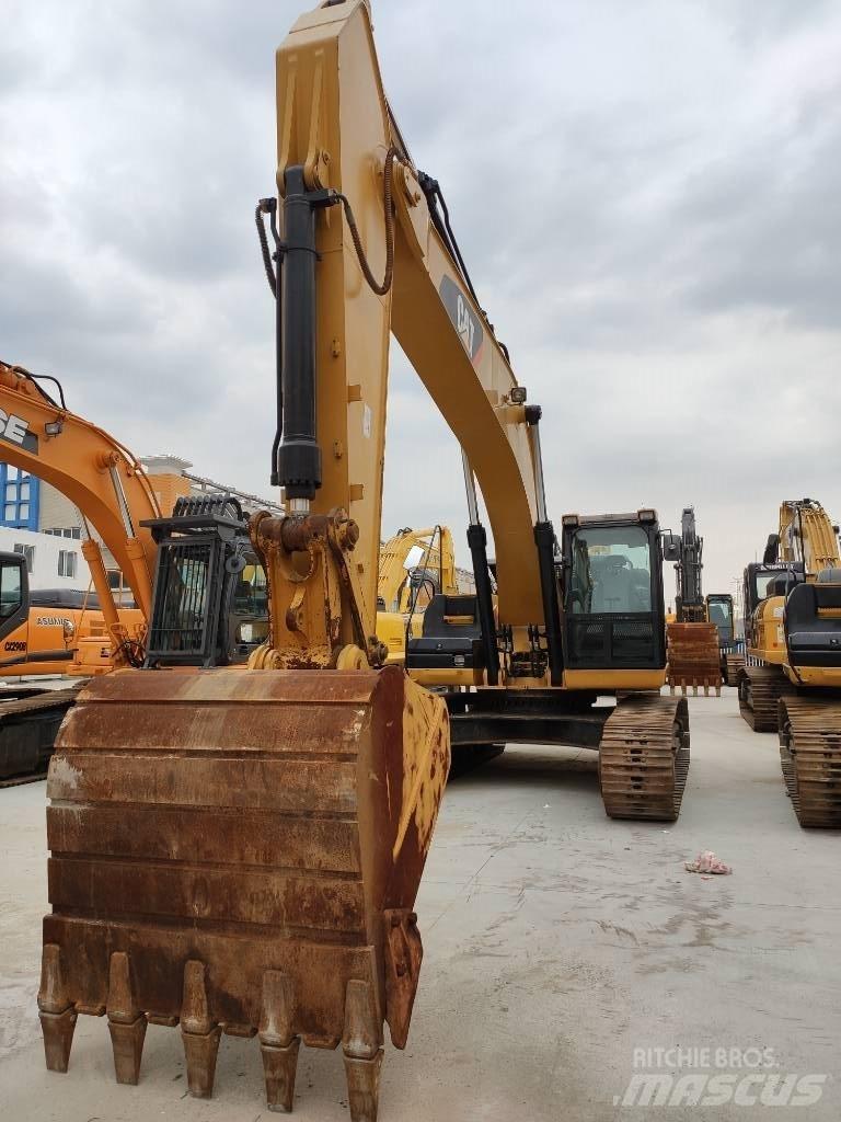 CAT 329 D 대형 굴삭기 29톤 이상