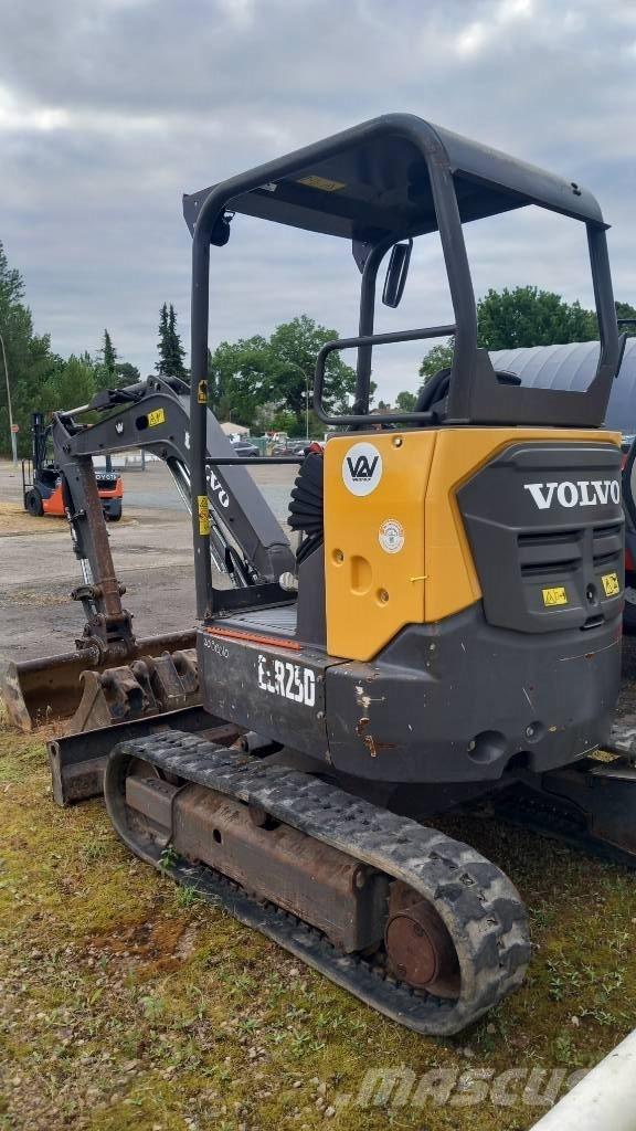 Volvo ECR 25 D 소형 굴삭기 7톤 미만