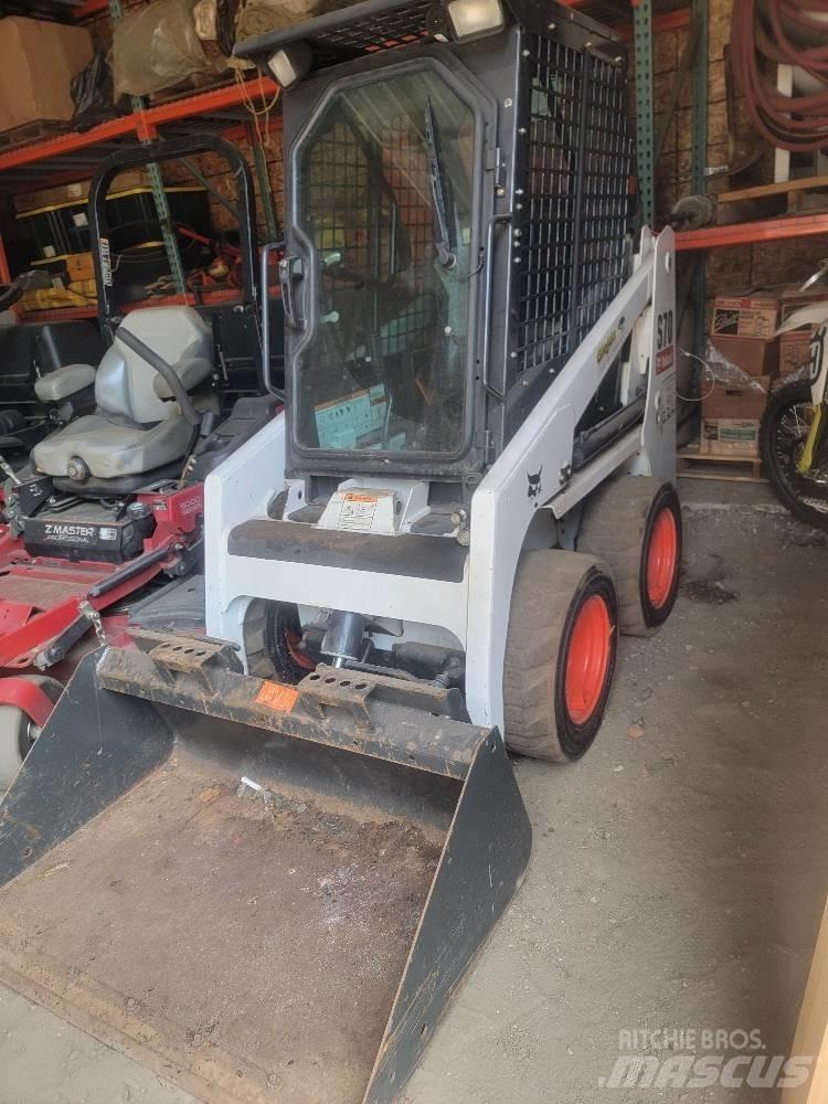 Bobcat S 70  스키드로더