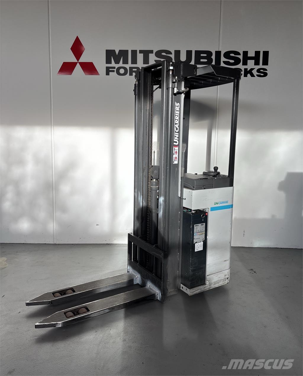 Atlet A160 보행식 리치 지게차