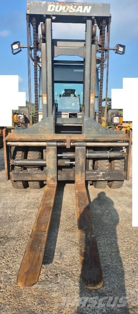 Doosan D 160 S-5 디젤 지게차
