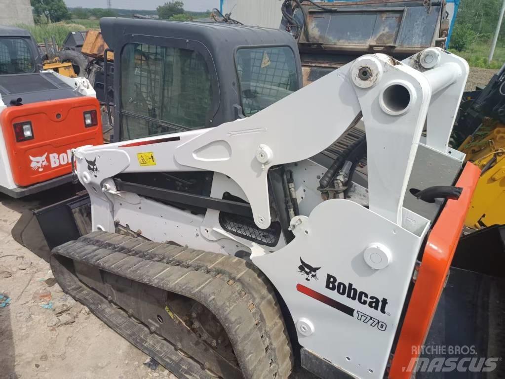 Bobcat T 770  스키드로더