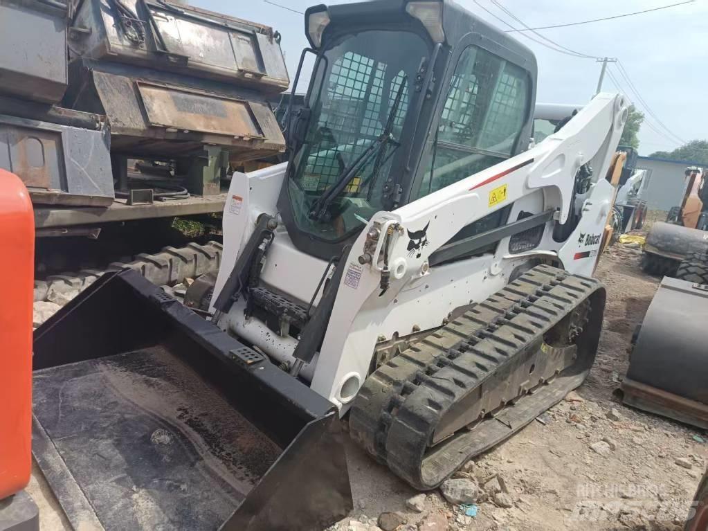 Bobcat T 770  스키드로더