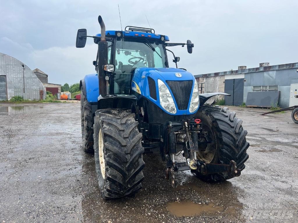 New Holland T 7070 트랙터