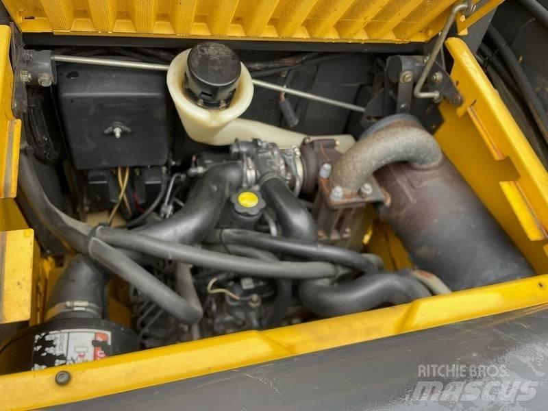 New Holland L 170  스키드로더