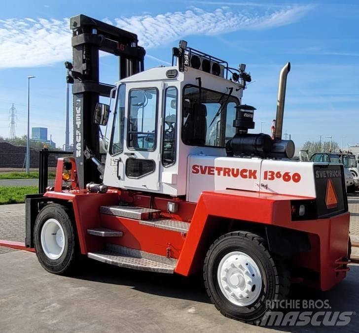 Svetruck 13,6 60-32 디젤 지게차