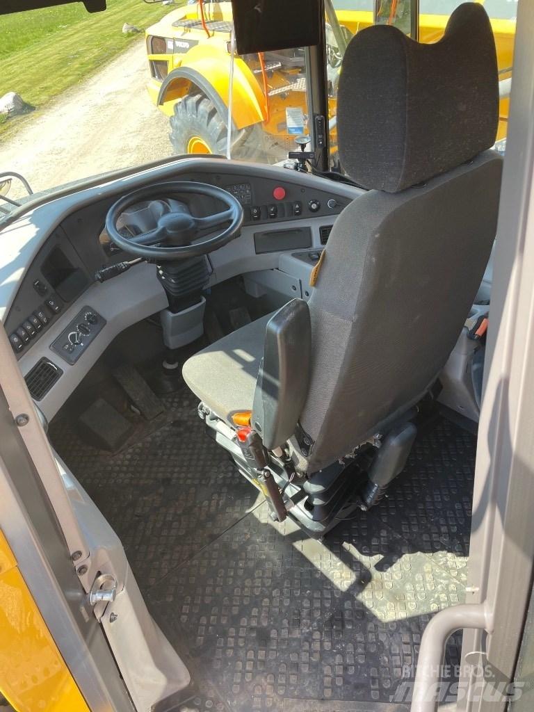 Volvo A30G 연결식 홀러