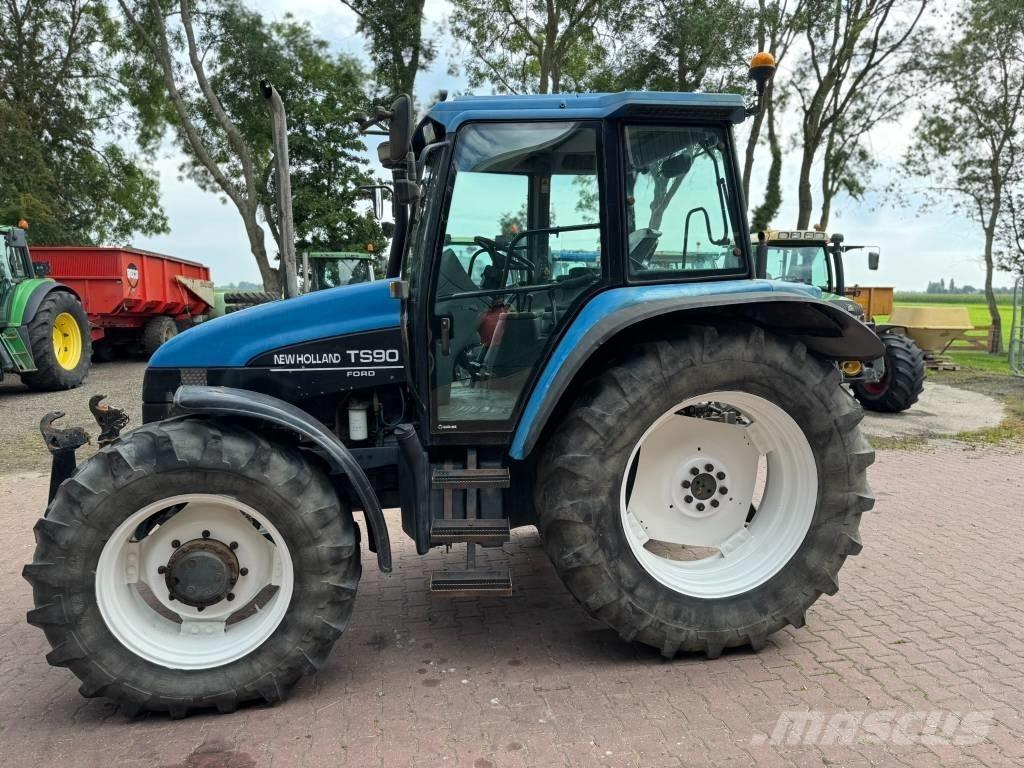 New Holland TS90 트랙터