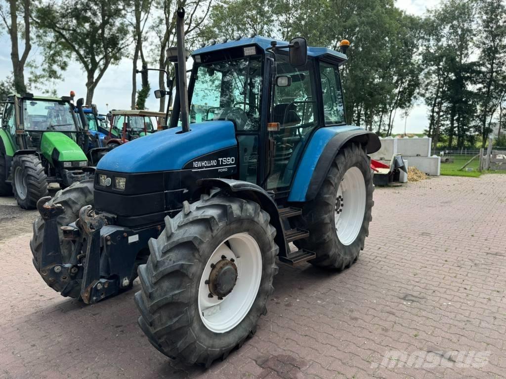 New Holland TS90 트랙터