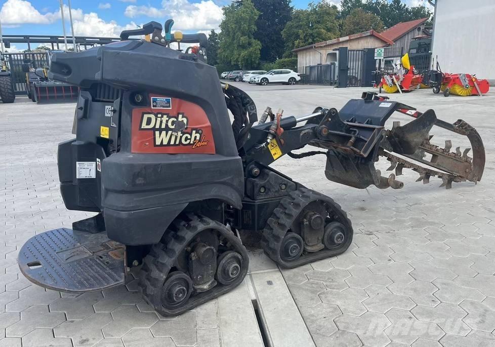 Ditch Witch R300  궤도식 덤프