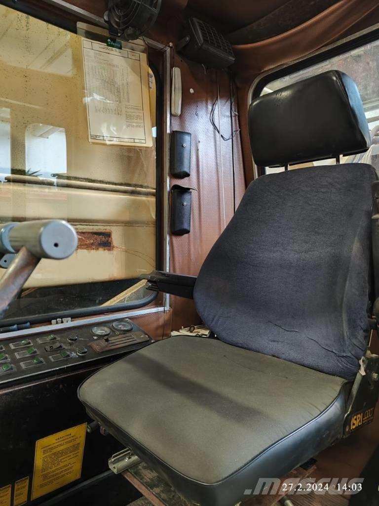 Lokomo A 353 NR A/T 크레인