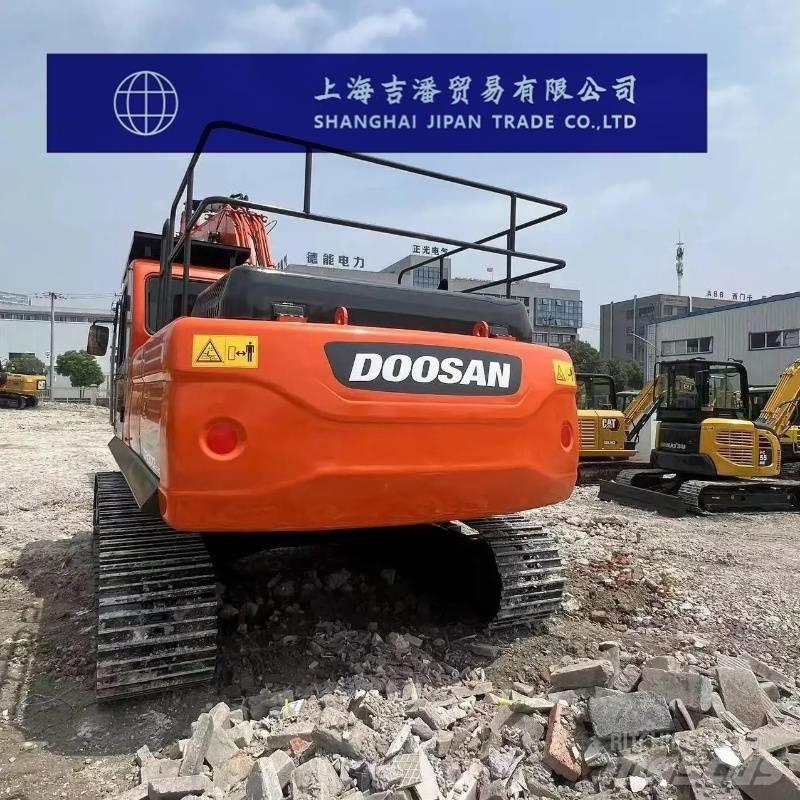 Doosan DX 300 대형 굴삭기 29톤 이상