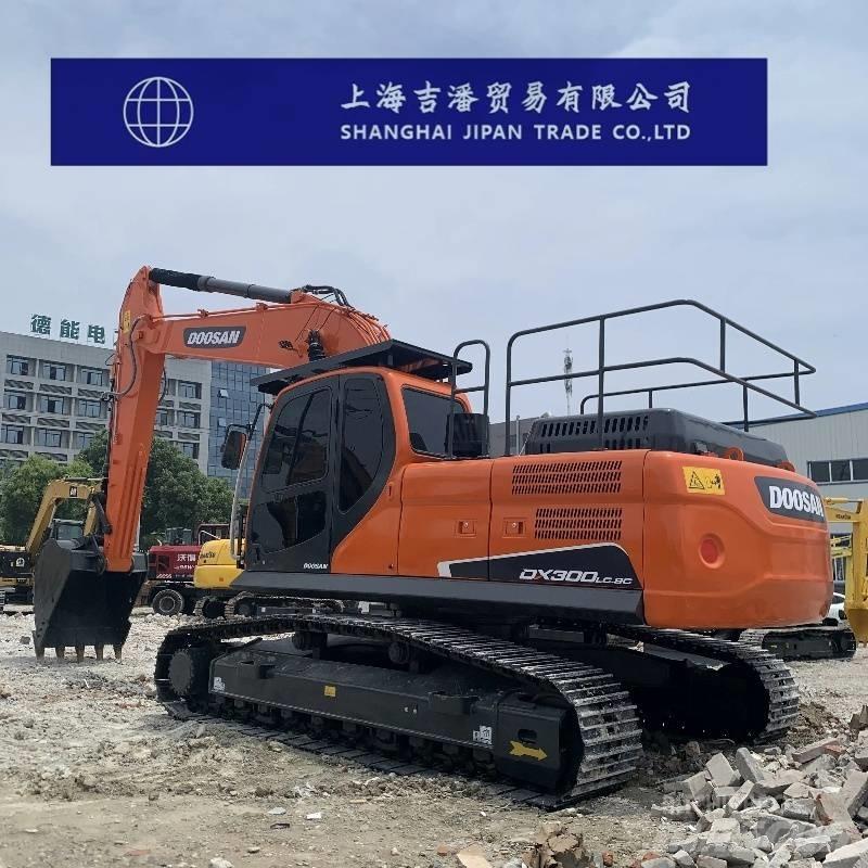 Doosan DX 300 대형 굴삭기 29톤 이상