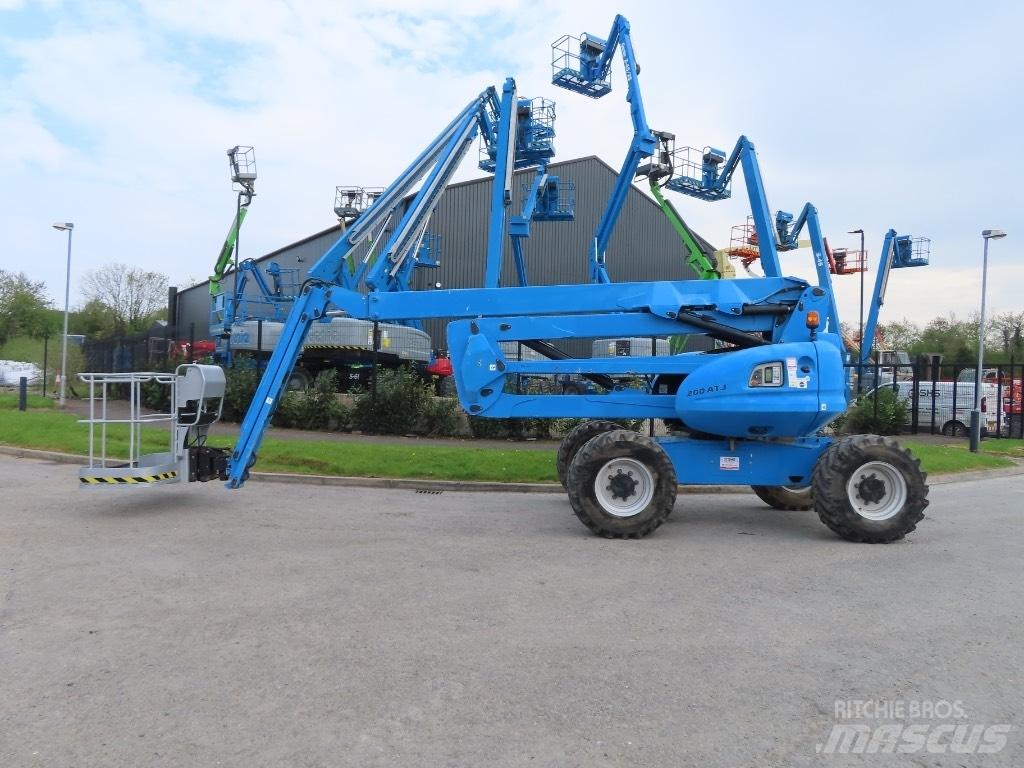 Manitou 200 ATJ 관절형 전동이동 리프트