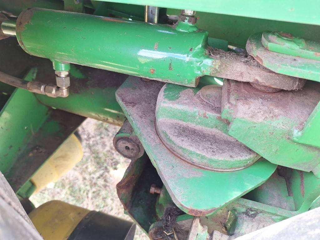 John Deere 328 모어 컨디셔너