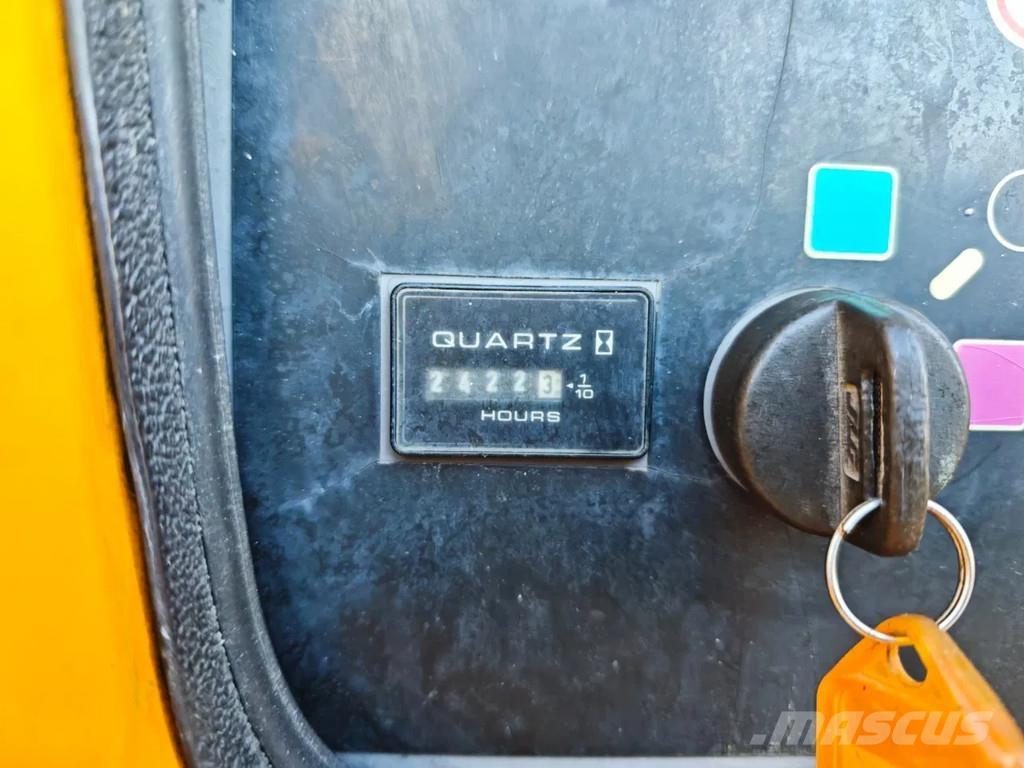 JLG 660 SJ 견인식 전동이동 리프트