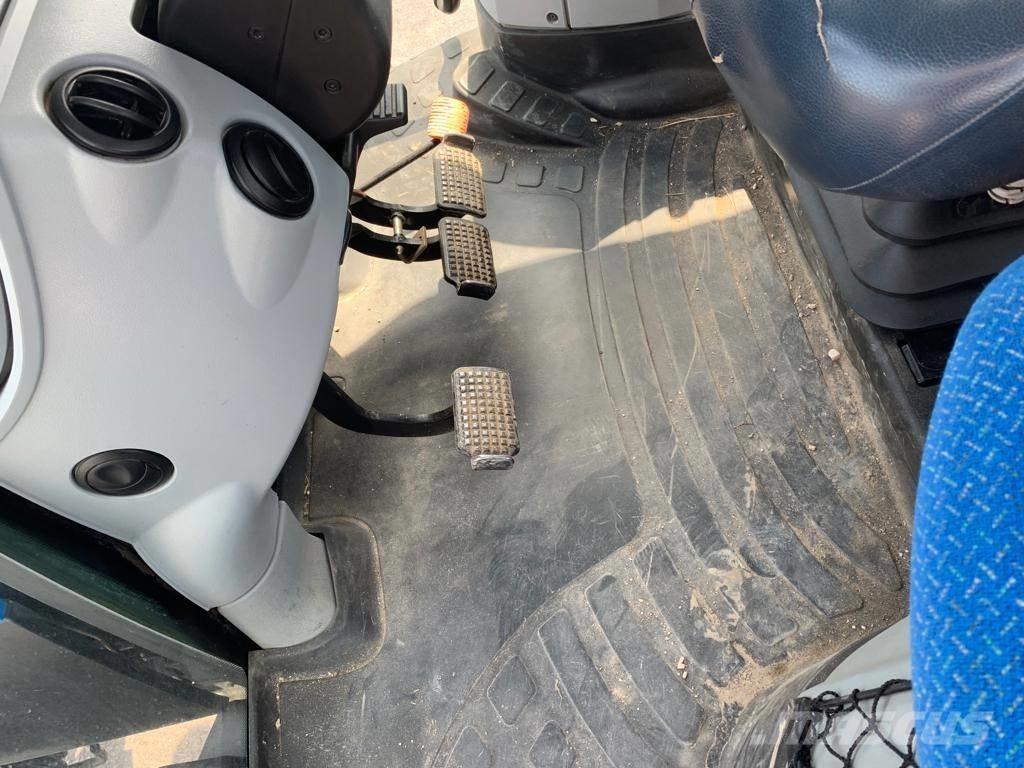 New Holland T 7.200 트랙터