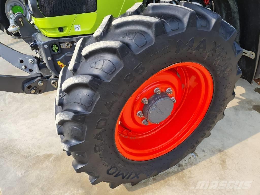 CLAAS Arion 440 CIS 트랙터